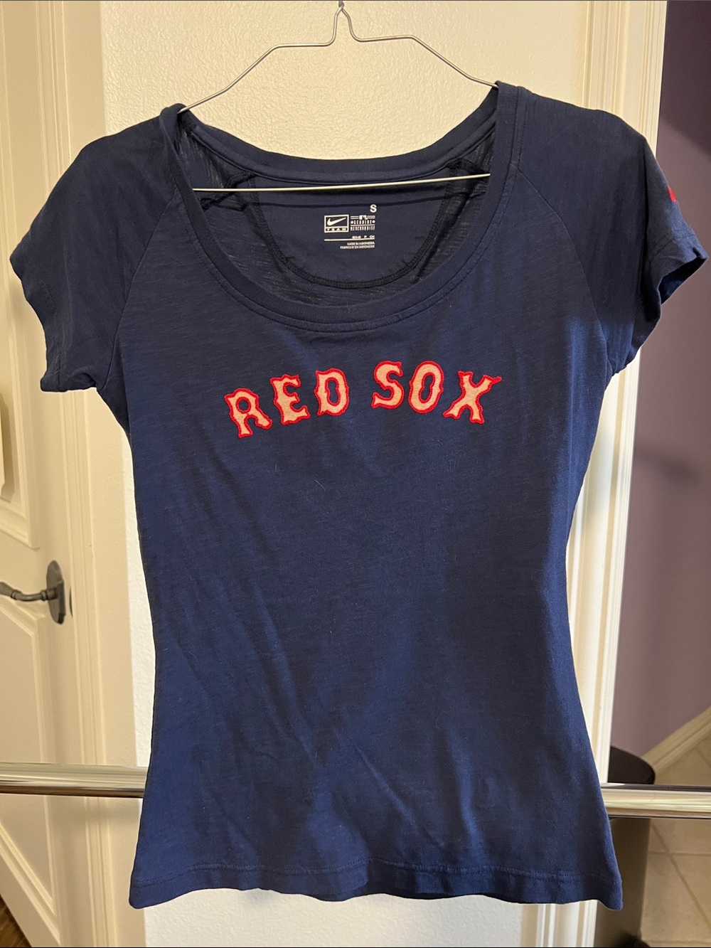 Nike Navy Women's Red Sox Short Sleeve Graphic Tee